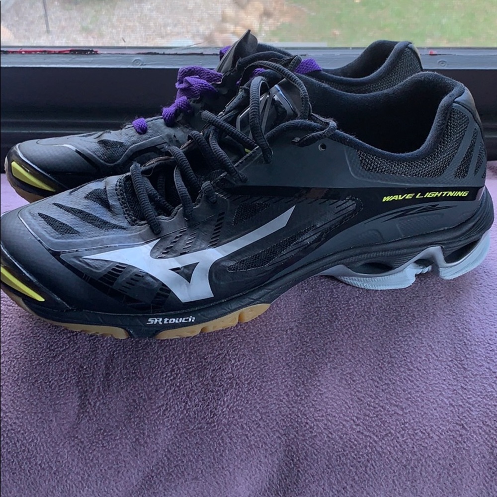 Mizuno Wave Lightning volleyball shoes